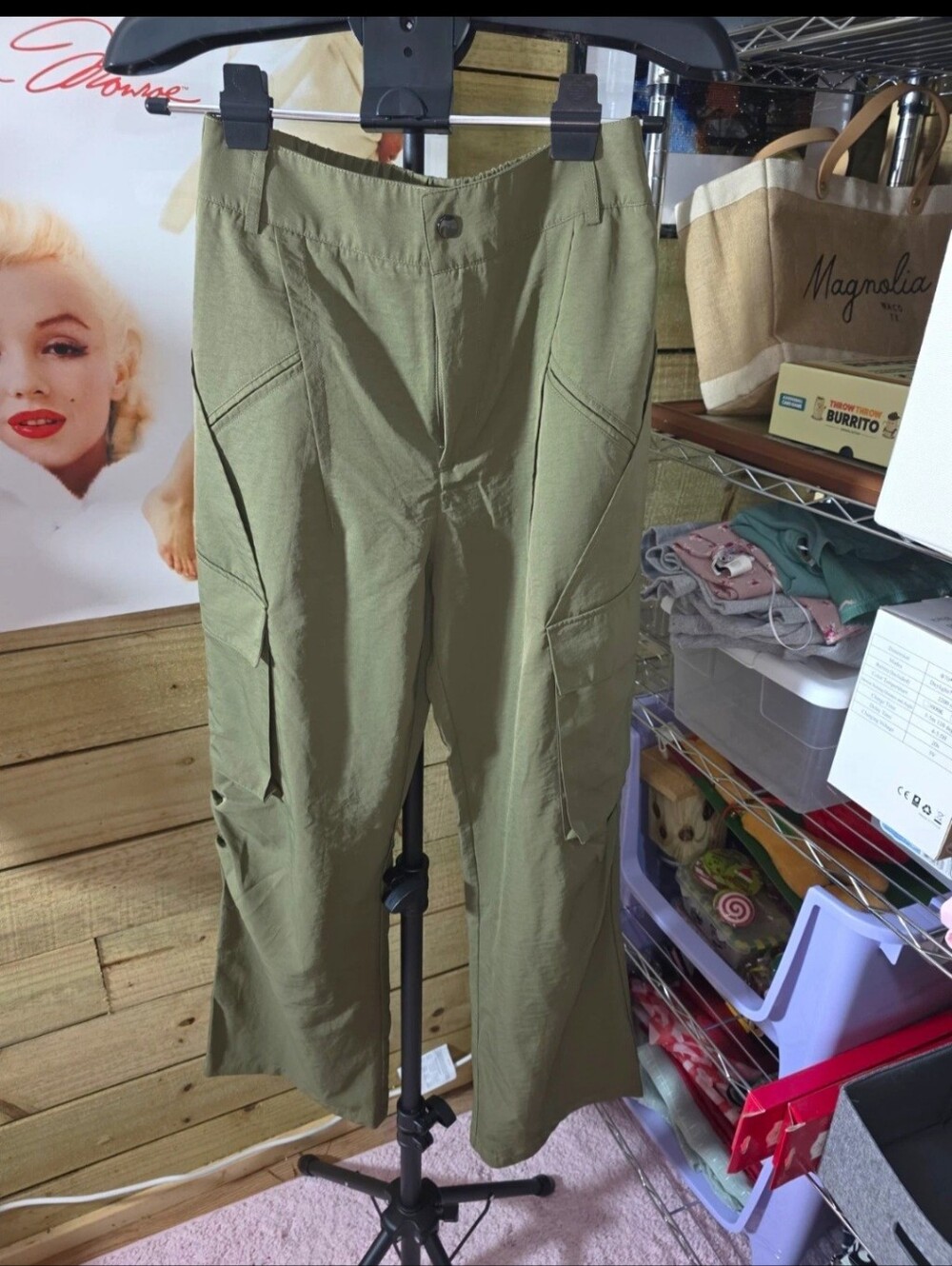 HALARA Wide Leg Cargo Pants in Olive Green
